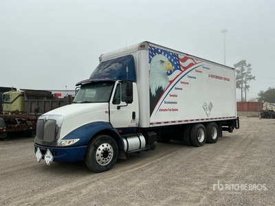2004 International 8600 6x4 Van Truck