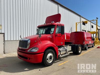 2009 Freightliner Columbia 4x2 S/A Day Cab Truck Tractor