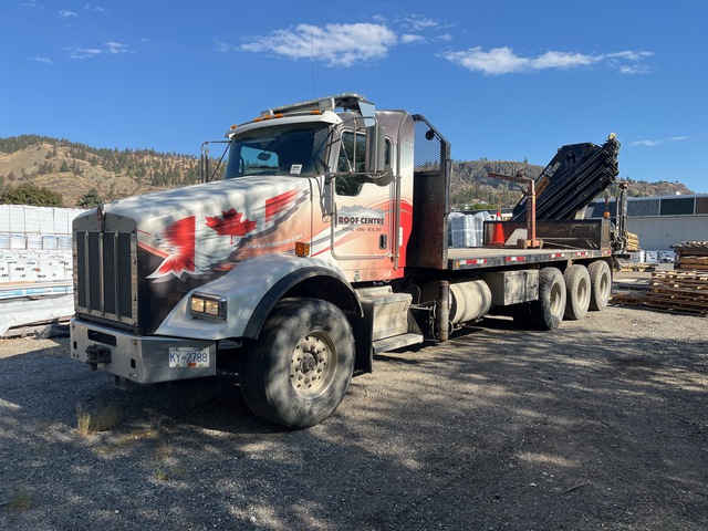 2014 Hiab 422E-8 Hi-Pro 26450 lb Knuckle Boom on 2015 Kenworth T800 8x6 Flatbed Truck with Crane