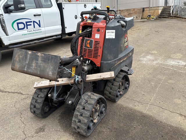 2015 Ditch Witch R300