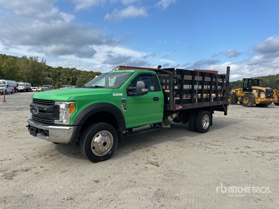 2017 Ford F-450 XL 4x4 Flatbed Truck
