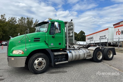 2016 Mack CXU613 Pinnacle 6x4 Day Cab Prime Mover