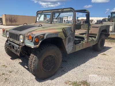 2000 AM General M1097A2 HMMWV 4 Door Soft Top w/Truck Body