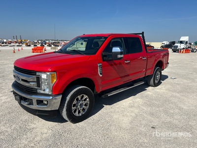 2017 Ford F-250 4x4 Crew Cab بيك اب