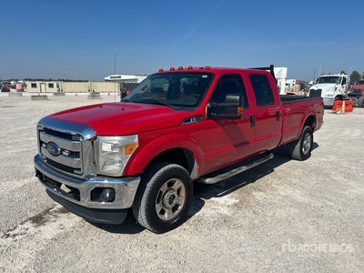 2015 Ford F-350 4x4 Crew Cab Pickup