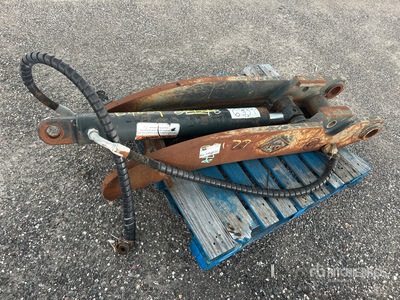 Pemberton 16 in Hydraulic Excavator Thumb