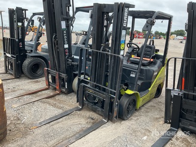 Clark S25CL 4950 lb Cushion Tire Forklift