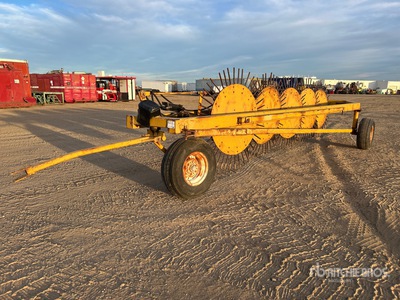 24 in Clevis Pin 5 Wheel Hay Rake
