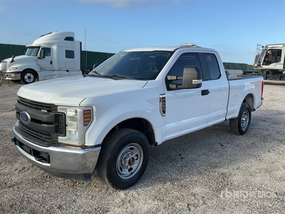 2019 Ford F-250 4x2 Extended Cab بيك اب