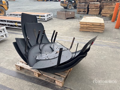Quantity of (4) Fenders - Fits 14M Grader