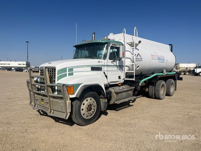 2002 Mack CH613 16050 L 6x4 Camion cisterna de agua