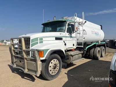 2002 Mack CH613 6x4 Water Truck