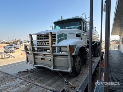 2002 Mack CH613 6x4 Camion à eau