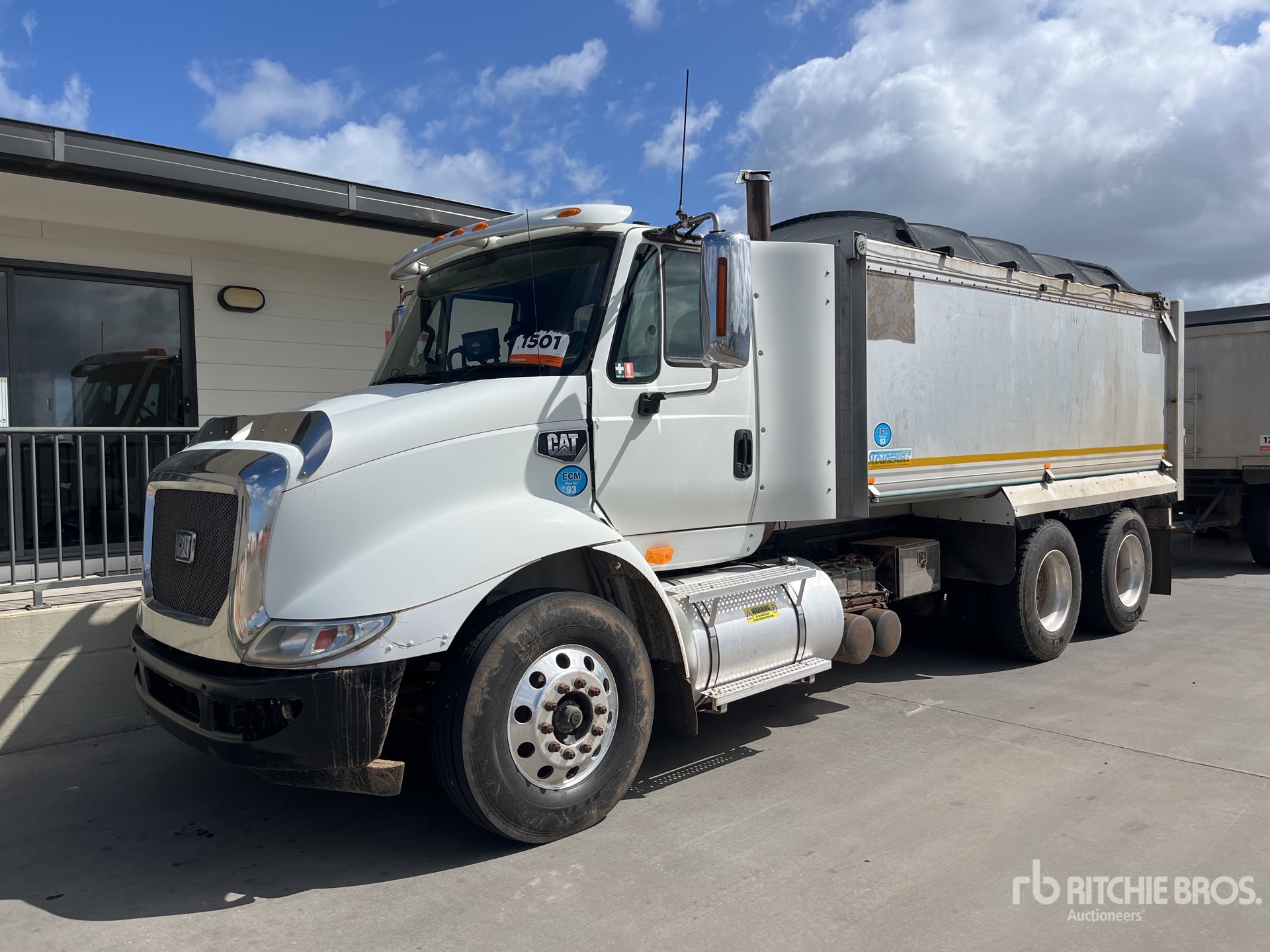 2010 Cat CT610 Tipper Truck