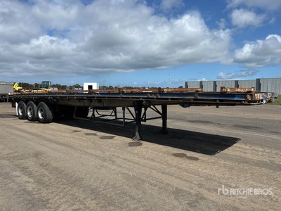1986 Krueger 13.3 m Tri/A Flatbed Trailer