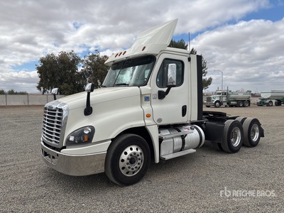 2018 Freightliner Cascadia 125 6x4 T/A Day Cab Truck Tractor