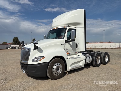 2019 International LT625 6x4 Ciągnik siodłowy T/A z kabiną dzienną