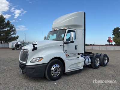 2019 International LT625 6x4 Ciągnik siodłowy T/A z kabiną dzienną