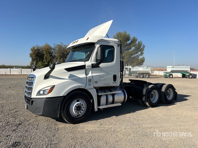 2019 Freightliner Cascadia 126 6x4 تراكتور شاحنة نهارية (ثنائية المحور)
