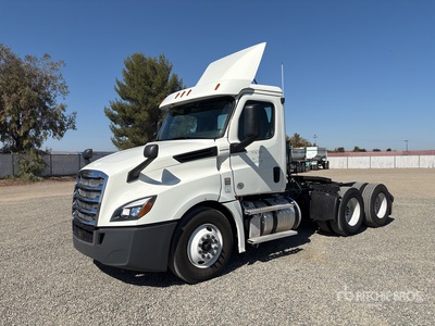 2019 Freightliner Cascadia 126 6x4 Cabeza Tractora Cabina Corta