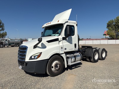 2019 Freightliner Cascadia 126 6x4 T/A Day Cab Truck Tractor