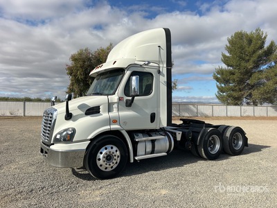 2018 Freightliner Cascadia 113 6x4 Ciągnik siodłowy T/A z kabiną dzienną