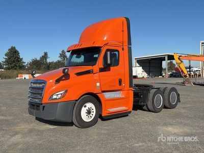 2019 Freightliner Cascadia 126 6x4 T/A Day Cab Truck Tractor