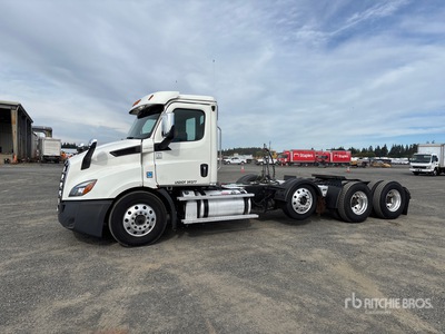 2020 Freightliner Cascadia 116 8x4 تراكتور شاحنة (ثلاثي المحور)