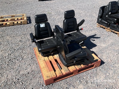 Quantity of (3) 2025 UNI YS2-8 Lote de Asientos para Operador (Sin Usar) / Operator Seats (Unused)