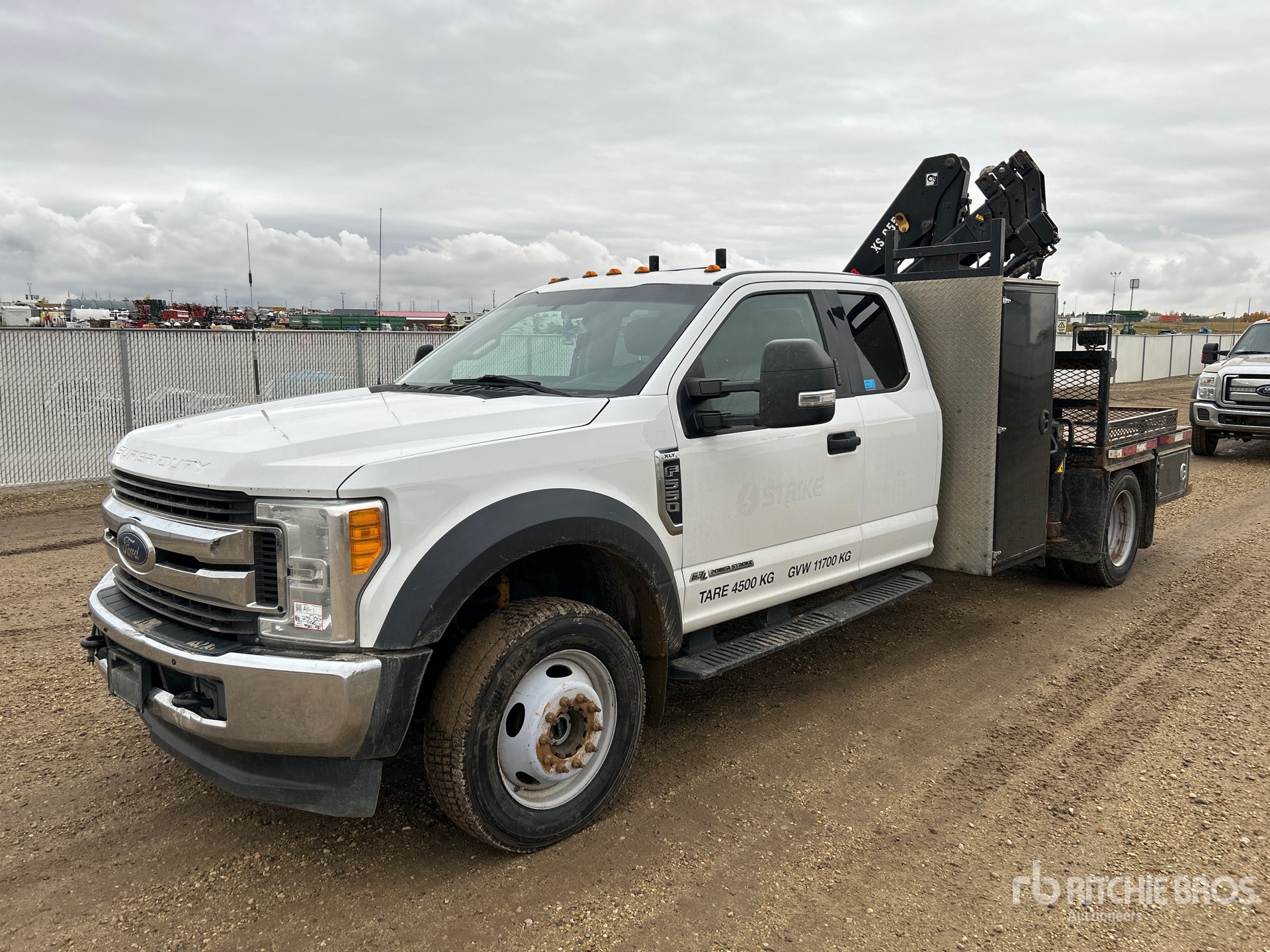 2017 Hiab 055 D-3 CLX 1580 kg Knuckle Boom on 2017 Ford F-550 XLT 4x4 Extended Cab Boom Truck