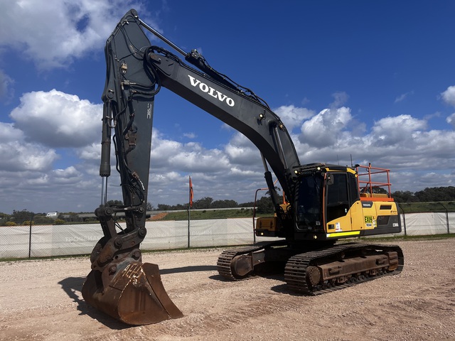 2019 Volvo EC300DL Tracked Excavator 2019 Volvo EC300DL Tracked Excavator