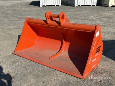 SEC 1700 mm Q/C Cleanup Excavator Bucket - Fits 10 - 12 Ton