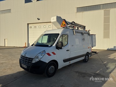 2011 France Élévateur 122F 10 m on 2011 Renault Master dCi125  Fourgon Nacelle Camion nacelle