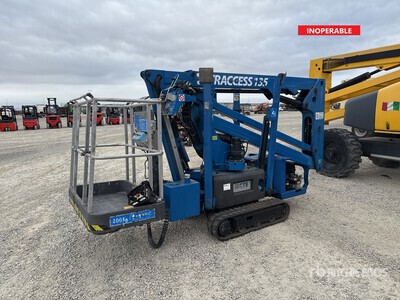 2015 CTE Traccess 135 Crawler Articulating Boom Lift (Inoperable)