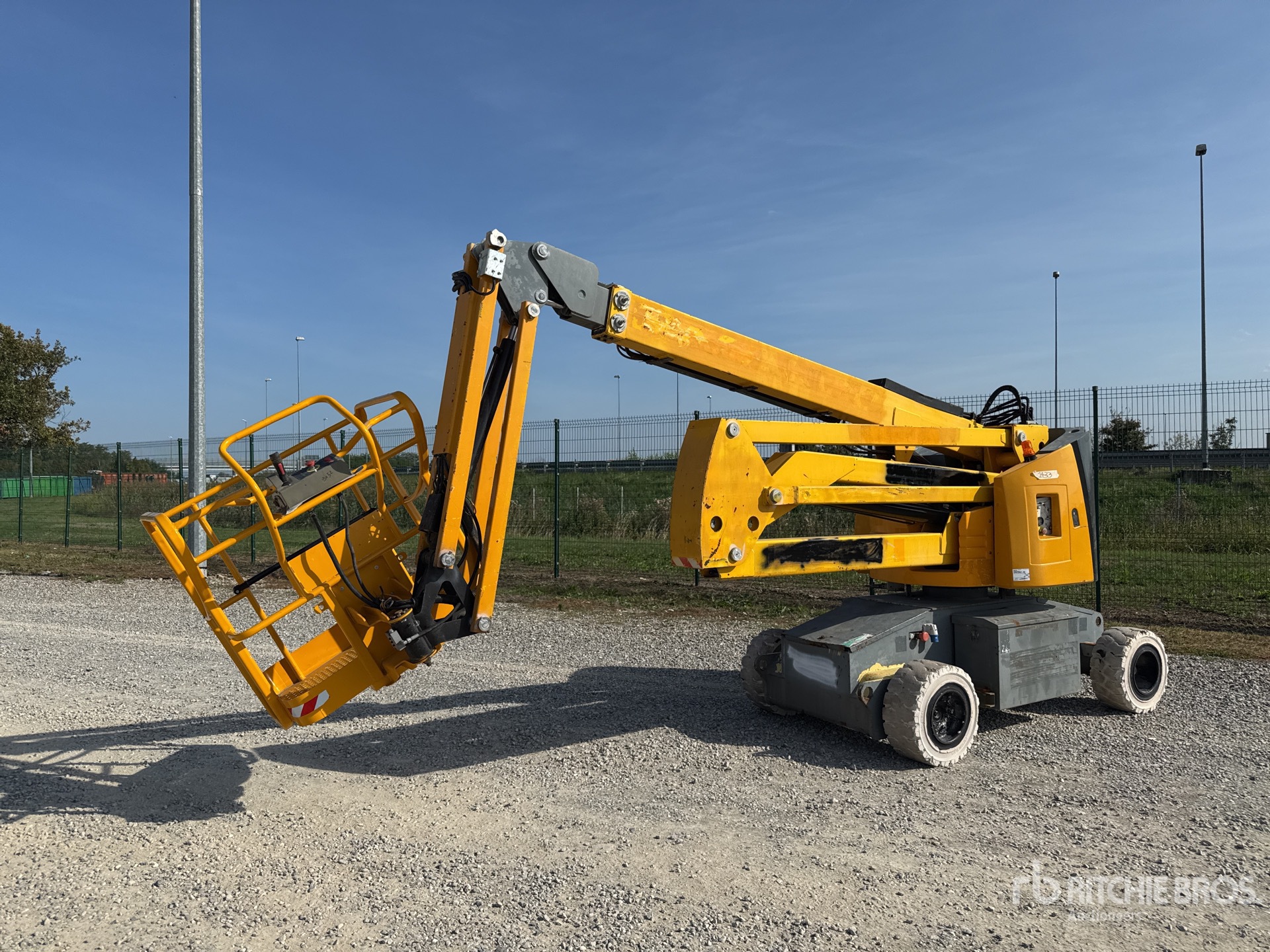 2007 Haulotte HA15IP Electric Podnośnik Przegubowy (Inoperable)