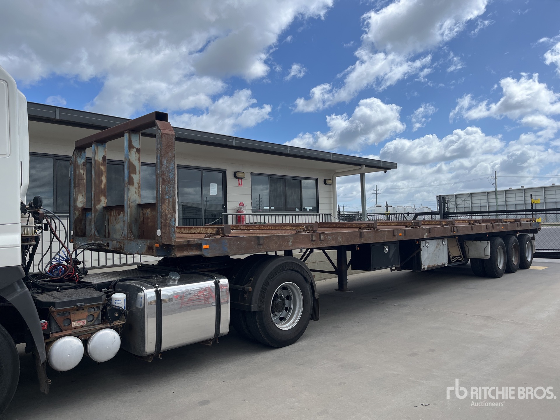 1990 Freighter Flatbed Trailer