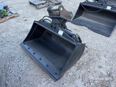 2025 Warrior WBHTC7-1200 48 in Hydraulic Tilting 7T 1200mm Excavator Bucket - Fits Cat 307 (Unused)