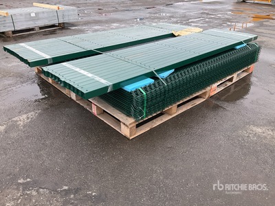 Green security fencing 25 panels 2.4m x 2.2m x 5mm -26 6mm x 60mm x 3m posts Staccionata