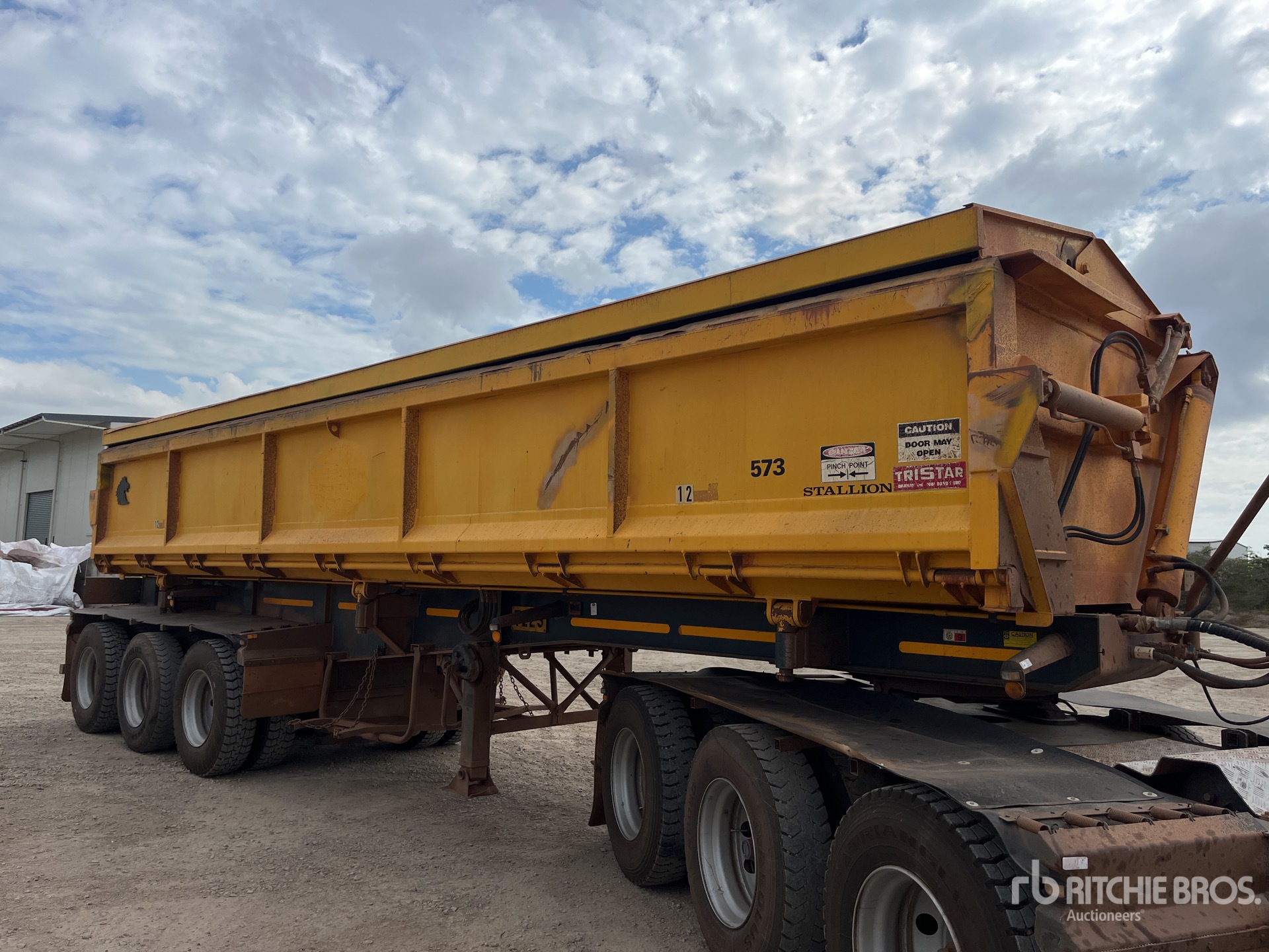 2013 Tristar 9.2 m Tri/A Turntable Hydraulic Lid Side Dump Trailer