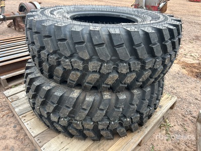 Quantity of (2) 340/80R18 Backhoe Opony (Unused)