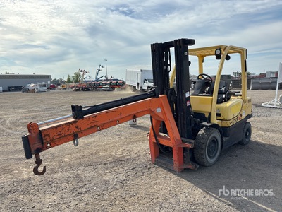 Hyster 4650 lb Pneumatic Tire Forklift