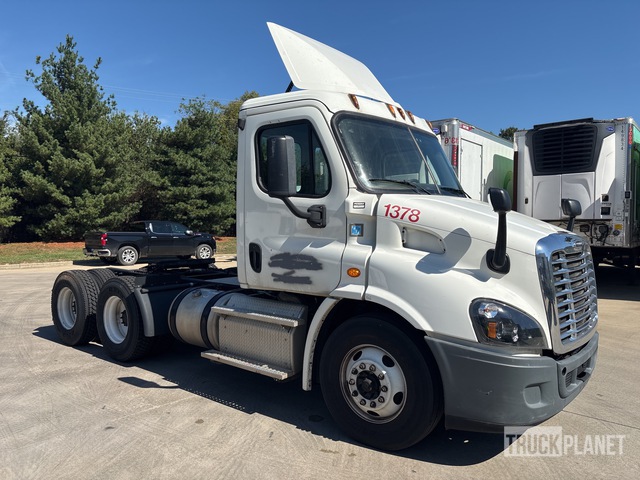 CAMIóN 2016 FREIGHTLINER