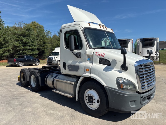 CAMIóN 2016 FREIGHTLINER