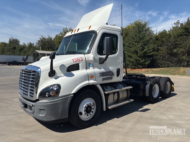 CAMIóN 2016 FREIGHTLINER