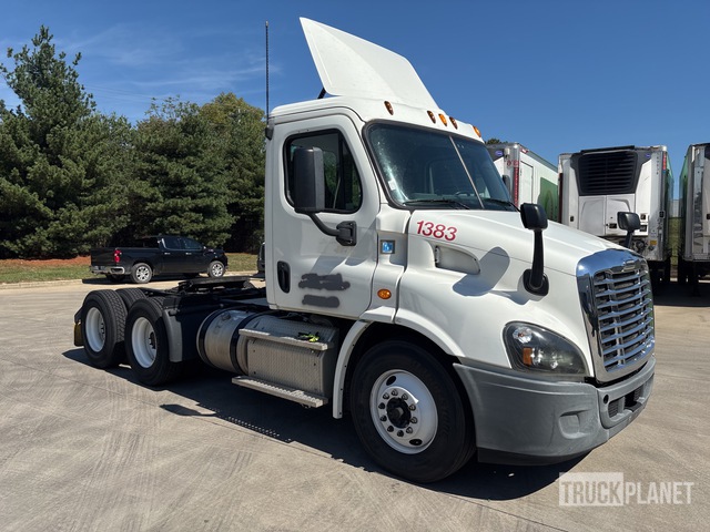 CAMIóN 2016 FREIGHTLINER
