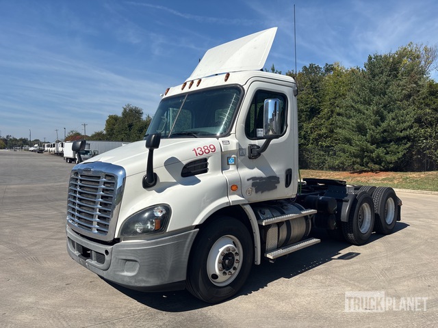 CAMIóN 2016 FREIGHTLINER