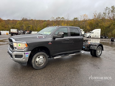 2023 Ram 3500 4x4 Crew Cab Cabine et châssis