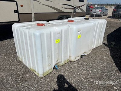 Quantity of (3) 1000 L Poly Tanque