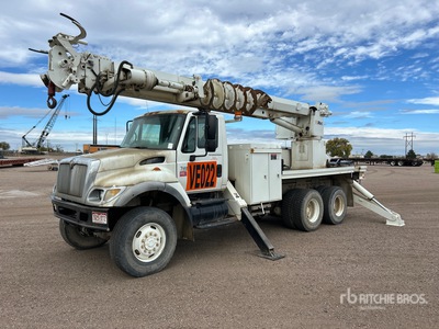 Altec D3060TR on 2006 International 7400 6x6 Digger Derrick Truck