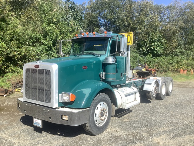 2009 Peterbilt 367 6x4 T/A Day Cab Truck Tractor 2009 Peterbilt 367 6x4 T/A Day Cab Truck Tractor